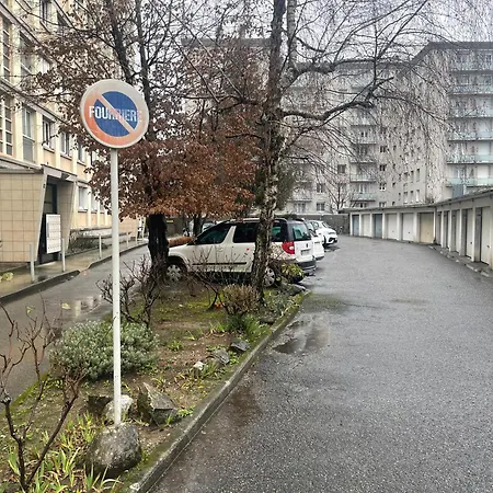T4 Spacieux Tout Confort / Parking Gratuit Apartment *
