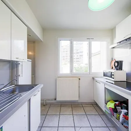 Apartment T4 Spacieux Tout Confort / Parking Gratuit *