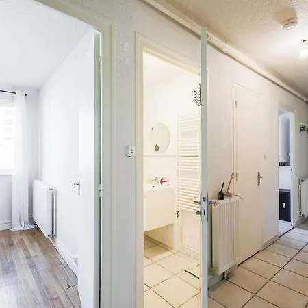 Daire T4 Spacieux Tout Confort / Parking Gratuit *